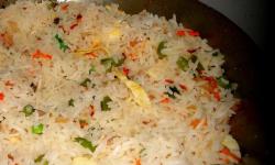 Hogyan főzünk bolyhos rizst köretként