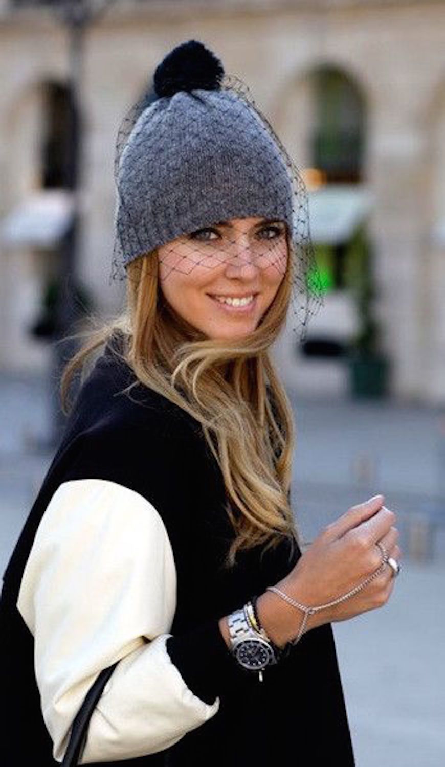 Какие вязаные шапки сейчас в моде для женщин за 40 лет